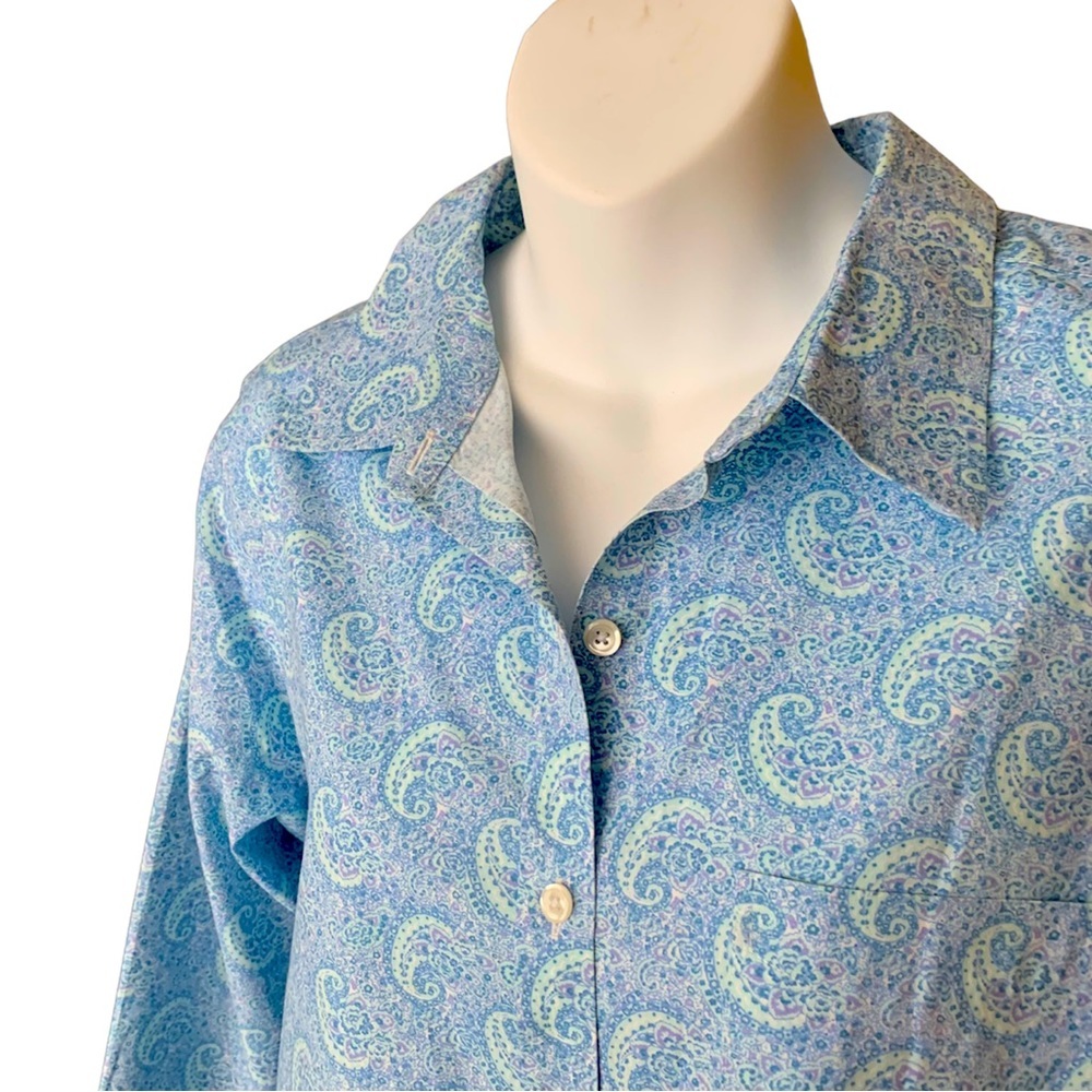 L.l.bean BUTTON UP BLOUSE IN BLUE PAISLY PRINT SIZE MEDIUM